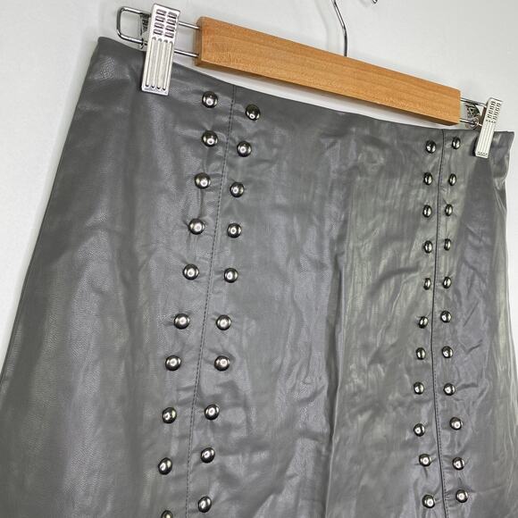 LF Mint Vanilla Dark Grey Faux Leather Studded Mini Skirt Women's Size 10 NWT - Picture 2 of 5
